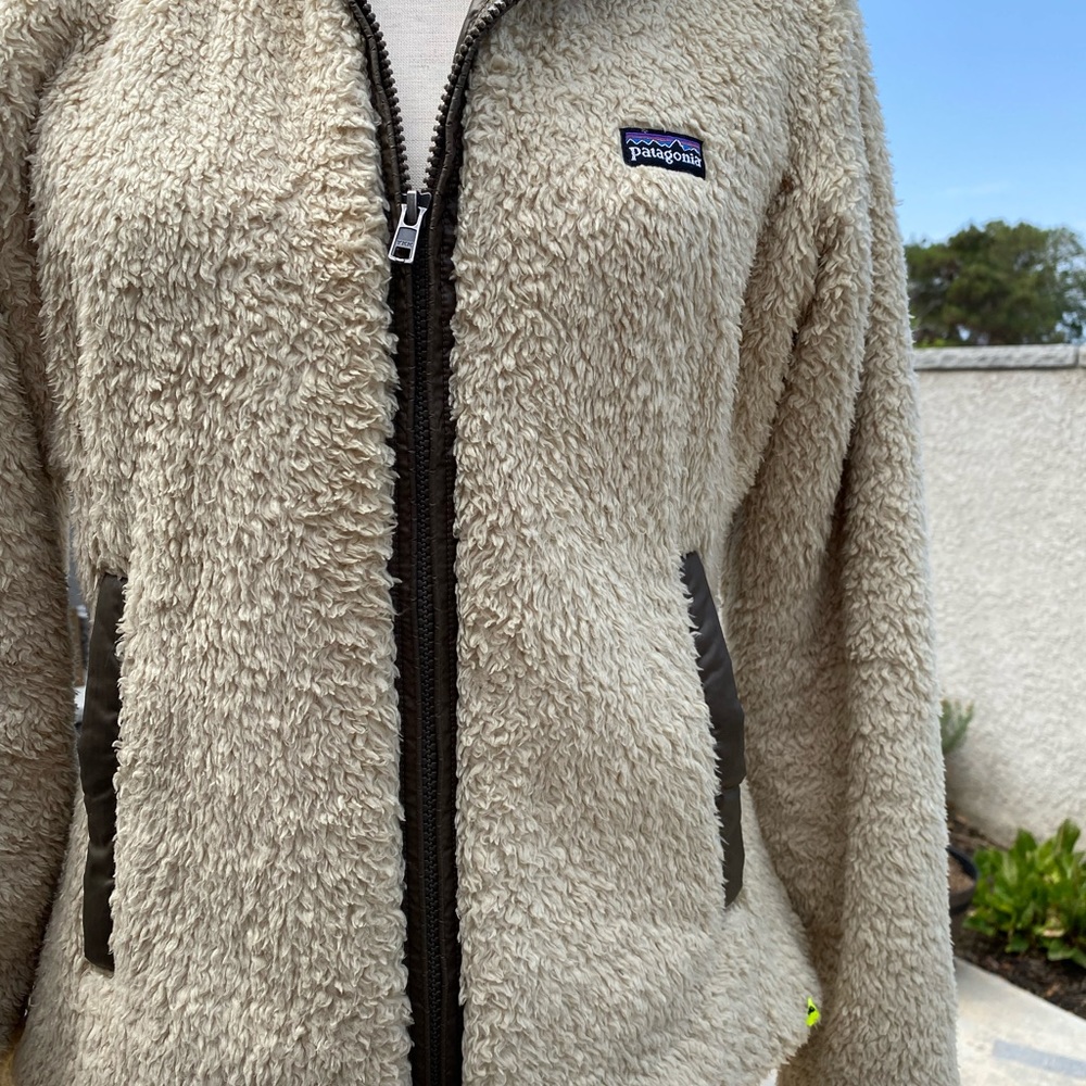 Patagonia woman’s jacket with lining  w/ faux fur - Picture 7 of 10